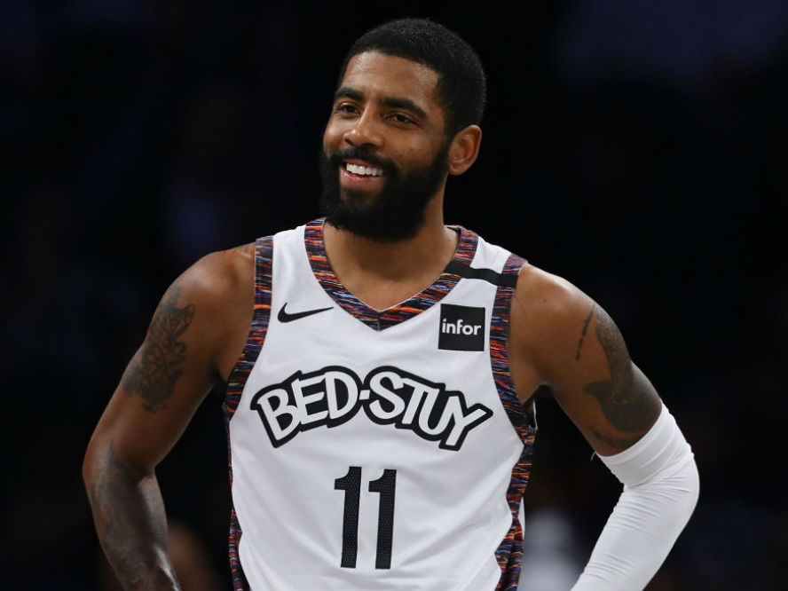 NBA_My_NEWS's tweet photo. ブルックリン・ネッツのカイリー・アービングが戻ってきました！カイリーの初戦で37得点の大活躍、ケビン・デュラントの38得点、ハーデンは21得点を含むトリプルダブルを達成しました！
お相手はクリーブランド・キャバリアーズでした。
#NBA 
#Kyrie 
#Harden 
#KevinDurant https://t.co/VBf7d03yhN
