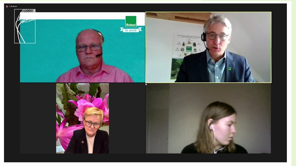 RenateKuenast's tweet photo. Jetzt live von der #IGW2020 die Podiumsdiskussion von @bioland_de zum GreenDeal!
👇
https://t.co/PnIibGtyRd
/TK https://t.co/UNFhrWJ3Vt