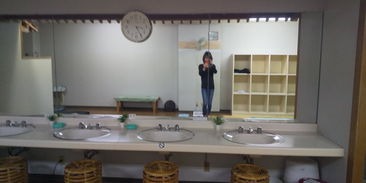 ohtouch001123's tweet photo. コロナ感染防止対策！越後湯沢引きこもり生活１４日目。
スキー滑ってからの温泉、そんでもって部屋で一人もつ鍋。
もう飽きてきた(笑) https://t.co/RYhCbVCqB0