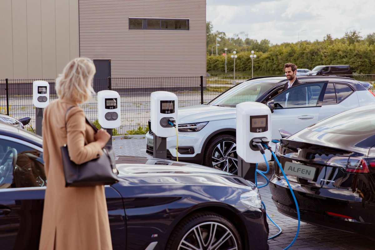 We are happy to become an EV charging partner for <a href="/BeeCharging/">Mer Sverige</a>, one of the leading charge point operators for electric cars in Sweden. They are very ambitious in their journey to accelerate the transition to e-mobility. alfen.com/en/news/alfen-… #evcharging #smartmobility