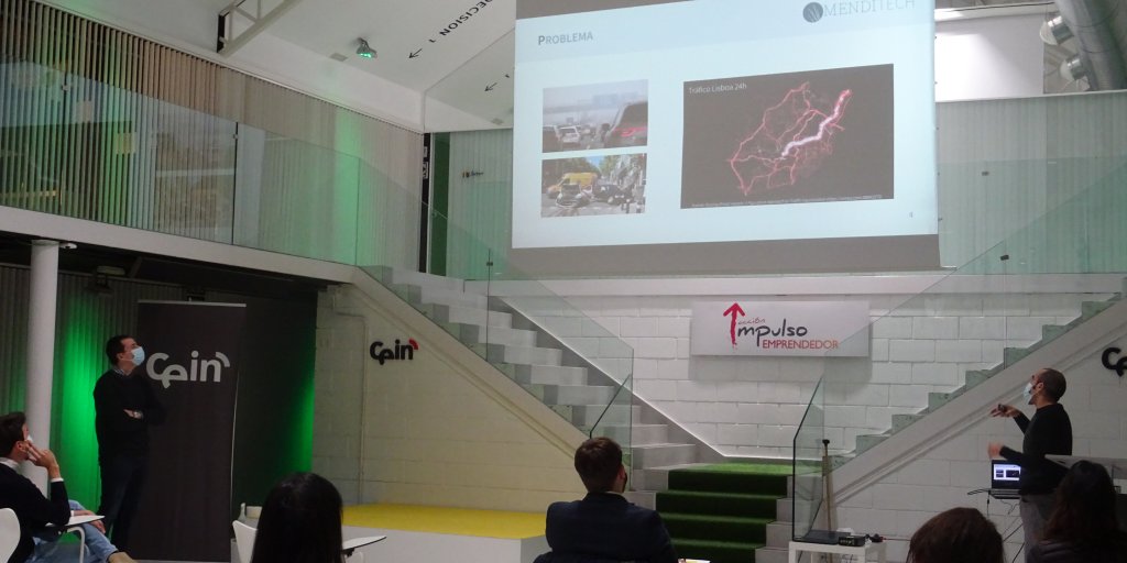 Turno ahora de <a href="/MendiTech/">MendiTech</a>, participante en la octava edición de #ImpulsoEmprendedor, que desarrolla sensores de fibra óptica de bajo coste que miden parámetros de vehículos en movimiento. 

Conéctate al streaming del demo day #ImpulsoEmprendedor 👉 youtu.be/P_9h2ORJG5k
