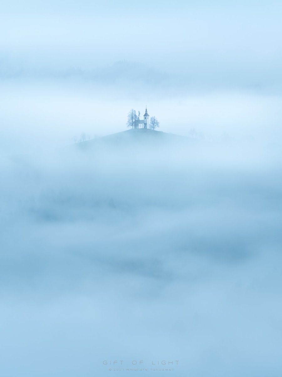 GiftOfLight's tweet photo. "House of God"
Sv. Tomaž, Spodnja Luša, Slovenia...2018
Sony A7r III + Sony FE 100-400mm f/4.5-5.6 GM OSS + FEISOL CT-3372 Elite tripods
#SonyAlpha #BeAlpha #FEISOL #Slovenia #landscape #travel #church #fog #mist #PASHADELIC https://t.co/FVpfkCCJ3f