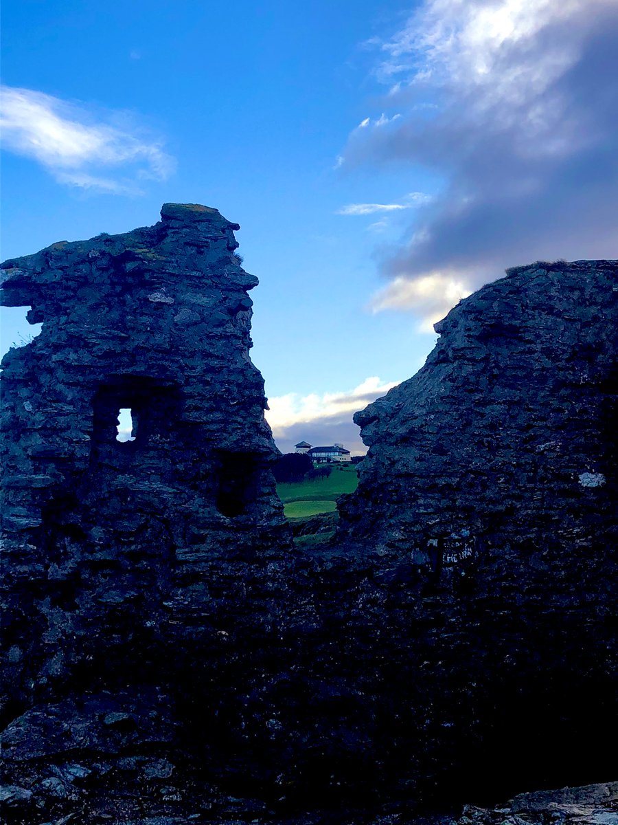 Colshort66Colin's tweet image. Nice view of @WicklowGolfClub peeping through the walls of the #BlackCastle 😎 #WicklowTown