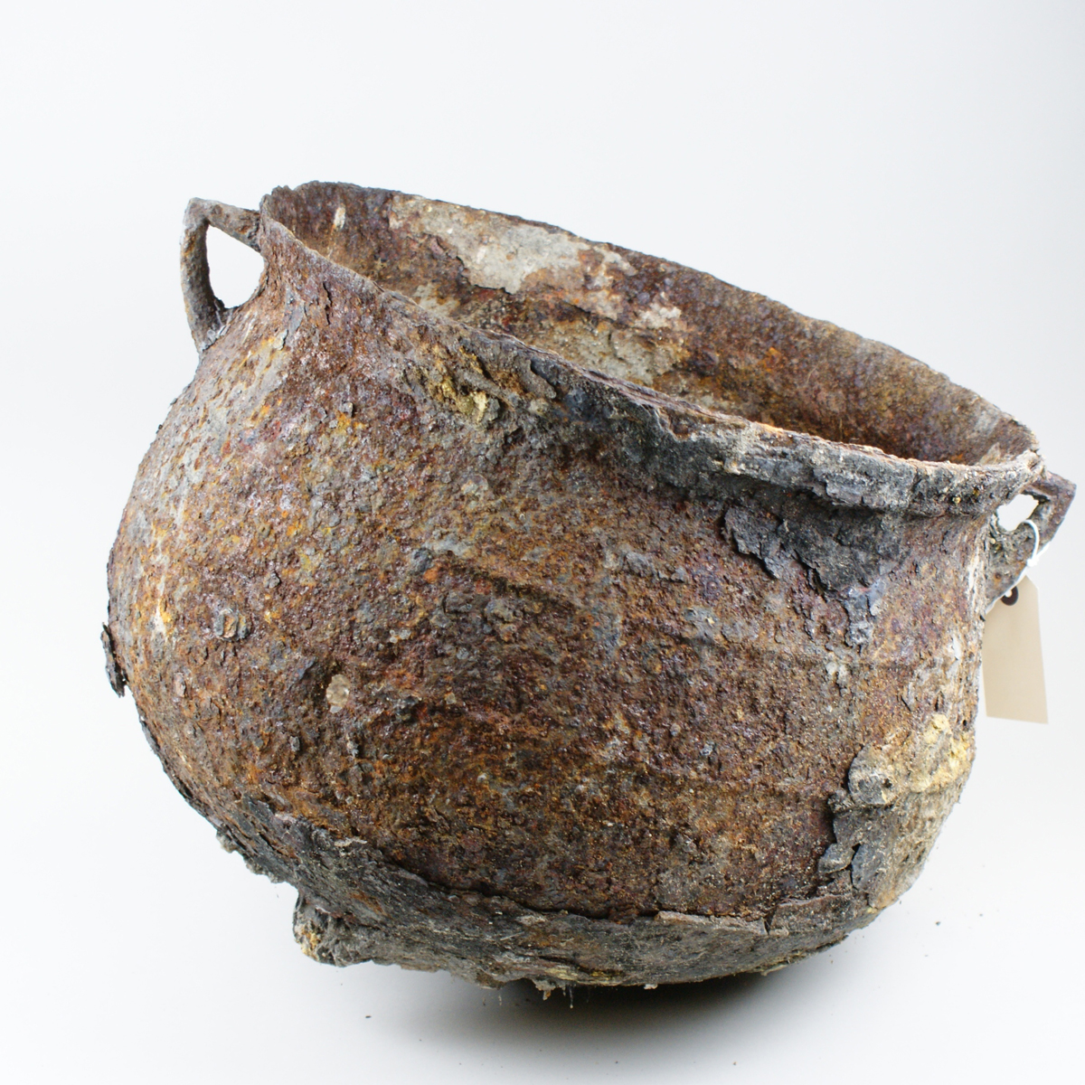 9 years ago, a lady called Miriam got in touch. She wanted to offer us something that she’d found in her basement in Chapeltown, sealed up behind a brick wall. That something was a cauldron from the 1700s.