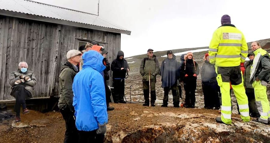 midsommarudden's tweet photo. Welcome to next Guided Tour at Nasafjäll, 2021-08-08.

#berniememes
#Inauguration2021 https://t.co/VtA5RvNbmi