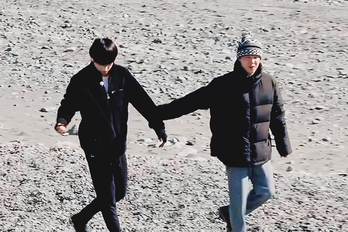 The way he always collects tae and holds his hand they are too cute