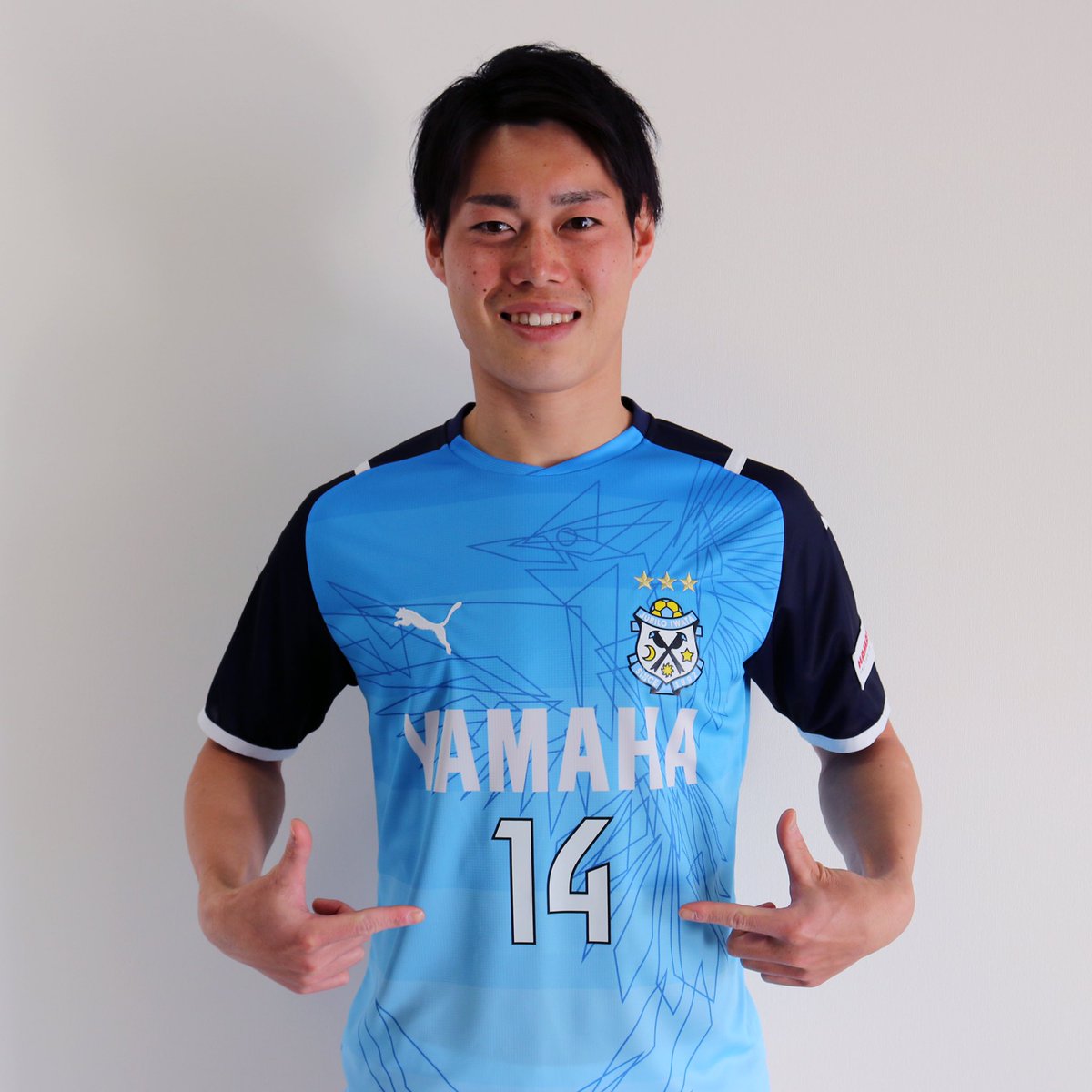 ジュビコレ 今年のユニフォームフォントは Jリーグオフィシャルネーム ナンバー を使用 こちらも自分の番号をアピールです ジュビロ磐田 小川航基 松本昌也 伊藤洋輝
