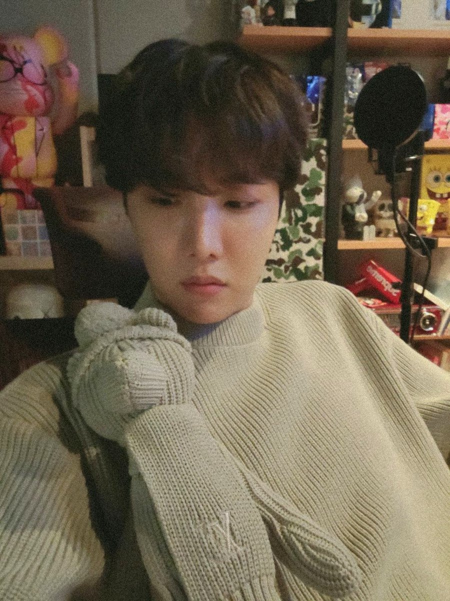 kikoding's tweet photo. 🥺🧸 https://t.co/EzRc34qmqn