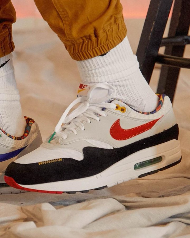 air max live together play together