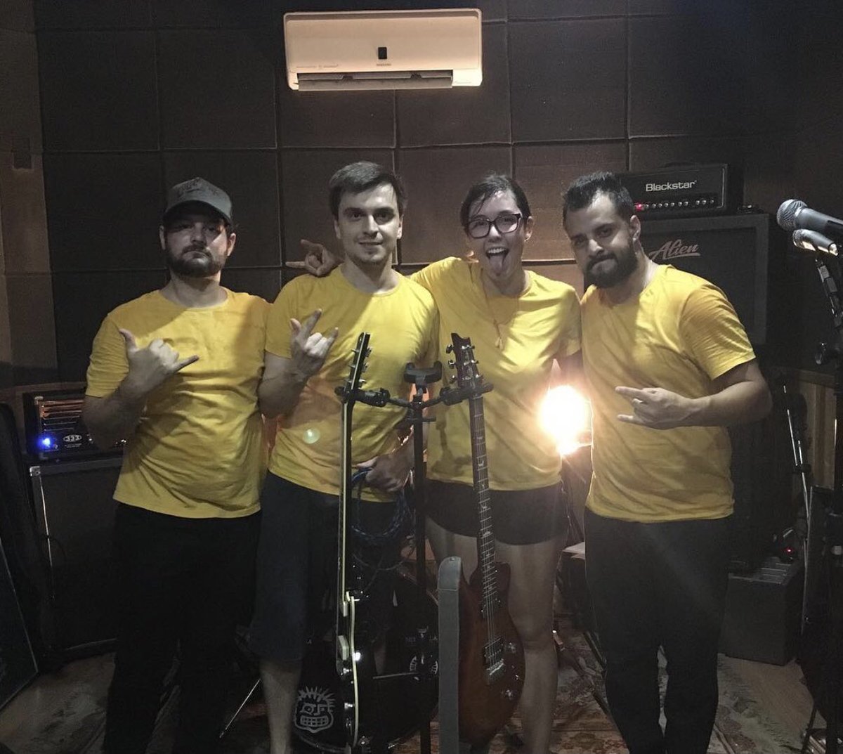 BandaOrgana's tweet photo. #TBT dois anos atrás 🤘🏻 https://t.co/NXkMHtuumQ