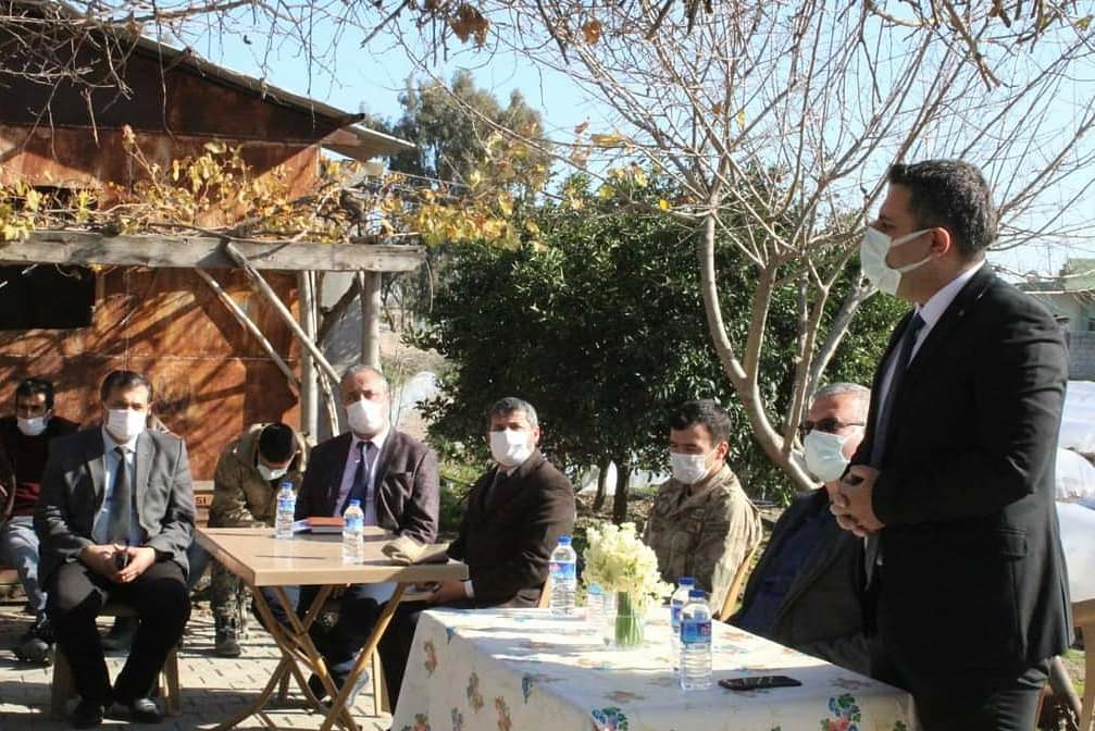 neciptopuz01's tweet photo. #Tabaklar mahallemizde #Karataş Kaymakamımız @fth_ayaz ile birlikte hemşehrilerimizle bir araya gelip taleplerini ve şikayetlerini dinledik. Üretken ve şeffaf belediyecilik anlayışımızla vatandaşlarımızın yanında olup ilçemize hizmet etmeye devam edeceğiz.
#DerdimizMemleket https://t.co/2KnRDbesmi