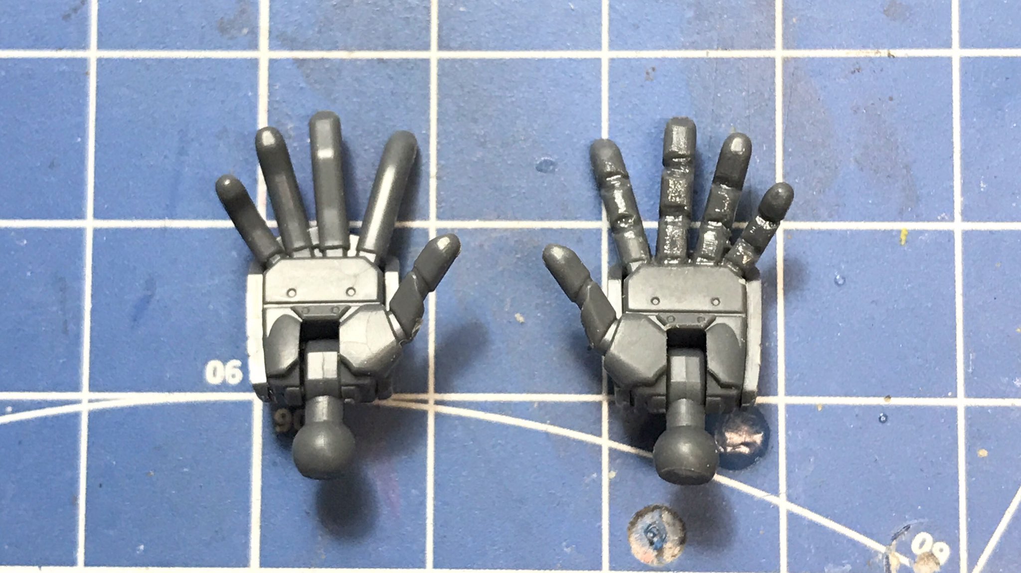 Re Jin ストックのハンドが次元ビルドナックルズ 丸 だったので指の腹側それっぽく彫り込み ついでに付け根の水かきも取っ払い プラのケバ立ちに流し込み接着剤塗って馴染ませ今日はおしまい これもっかいやるのかw T Co I6wzkytxa6 Twitter