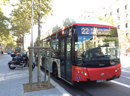 ERenovables's tweet photo. Transporte público, la mejor opción para descarbonizar la economía española según Economics for Energy https://t.co/XV9mklgPgE a través de @ERenovables #MovilidadSostenible #VehículoEléctrico #Hidrógeno https://t.co/pVLNiXIJfu