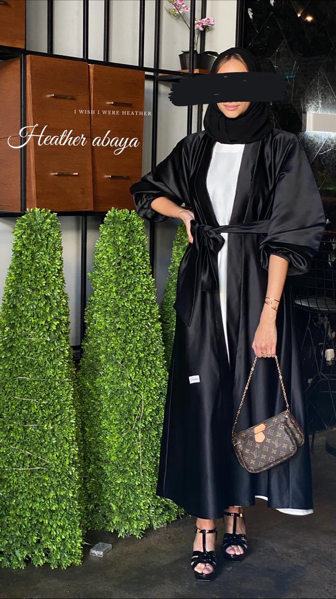 HeatherAbayas's tweet photo. عباية سوداء بالإضافة الى فستان ،حزام و طرحة 🖤
القماش : تفته 
رقم العبايه : R14
سعرها : ٤٠٠ ريال https://t.co/WBLRCefTbA