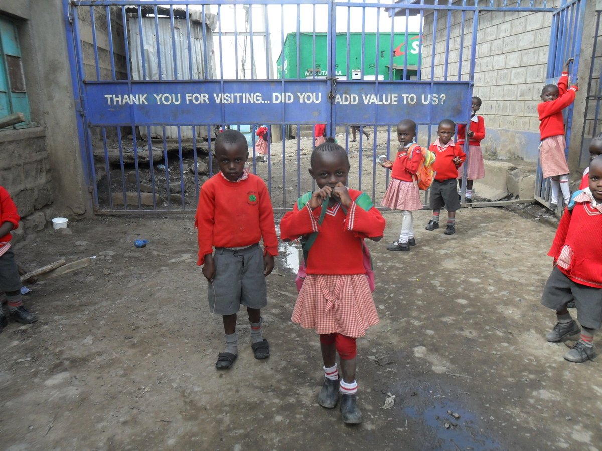 Korogocho è una delle baraccopoli più grandi di Nairobi. È il secondo slum per grandezza e densità di popolazione, dove l’aspettativa di vita scende a 30-40 anni. 

Scopri di più: aliceforchildren.it/2021/01/20/un-…

#scoprire #africa #dirittiumani