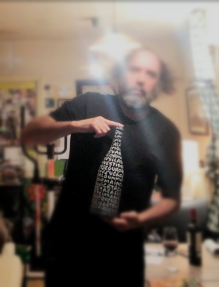 Que ilusion! Sumergir en el oceano una botella con el exterior pintado por mi y en su interior decenas de mensajes y sueños. Enhorabuena por la idea <a href="/CrusoeTreasure/">Bodega Crusoe Treasure</a> y a las otras 3 artistas. <a href="/KatukiSaguyaki/">Katuki Saguyaki</a> <a href="/baserriberri/">BASERRIBERRI</a> <a href="/inakiandradas/">Iñaki Andradas</a> <a href="/sanferfood/">sanferfood</a> <a href="/TapasMagazine/">tapasmagazine</a> <a href="/chefjoseandres/">Chef José Andrés 🕊️🥘🍳</a>