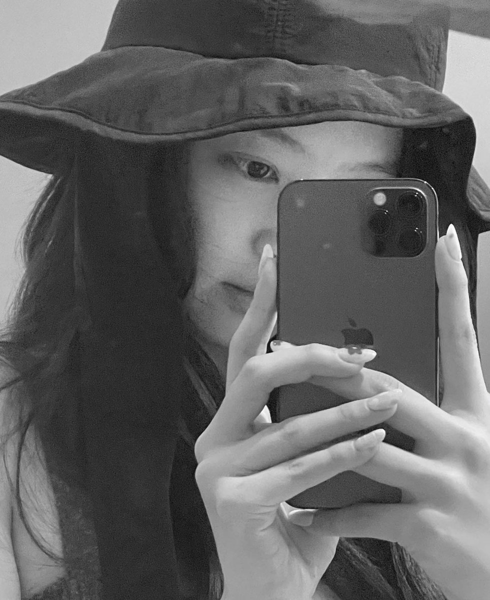 jennie tweet media