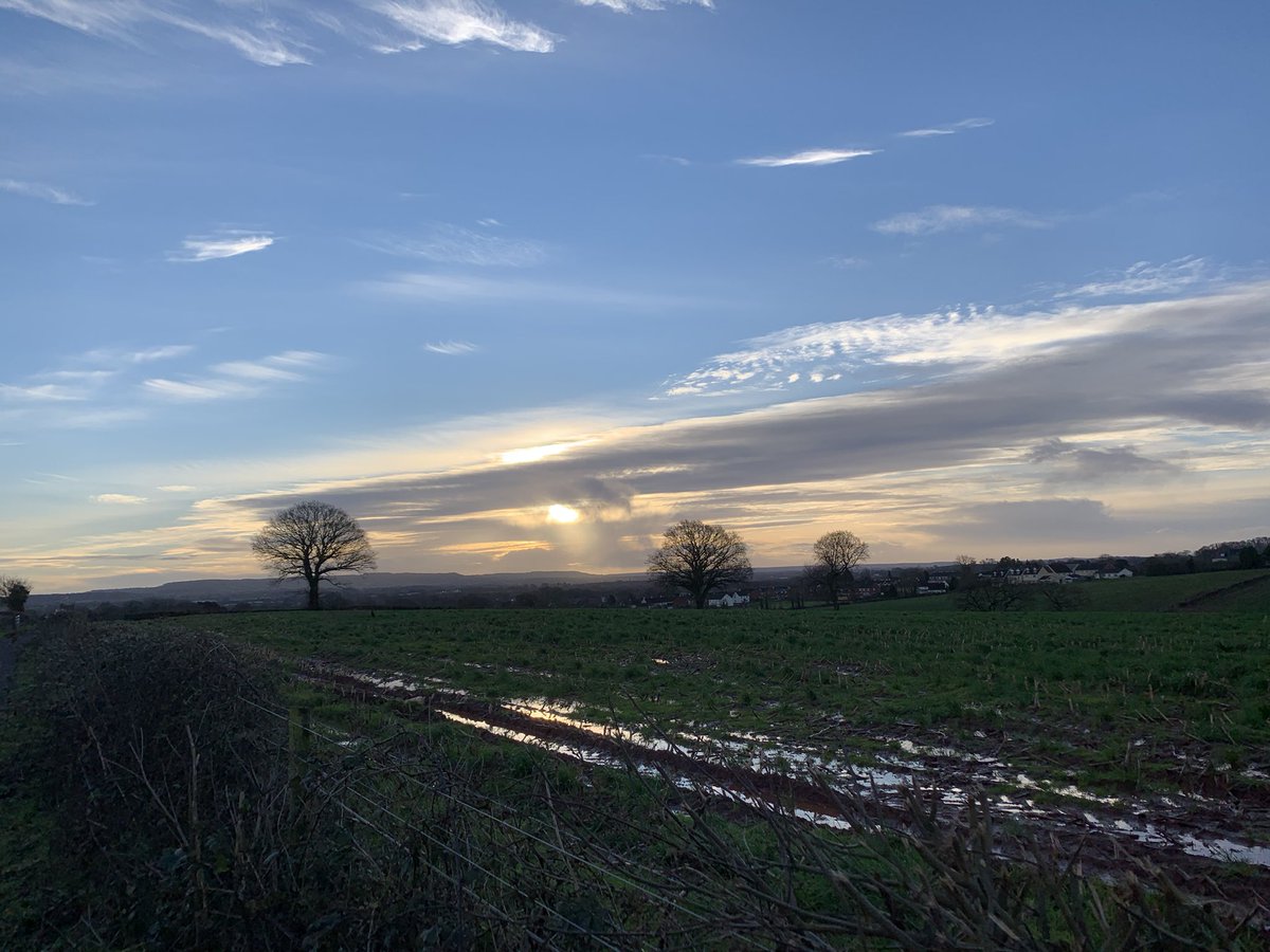 middevonshow's tweet photo. The canal this morning after the storm had passed
#storm #christoph #sunrise #winter #halberton #tiverton #middevon #middevonshow #clouds #trees #countryside #canal #grandwesterncanal https://t.co/g3A2rTN0yA