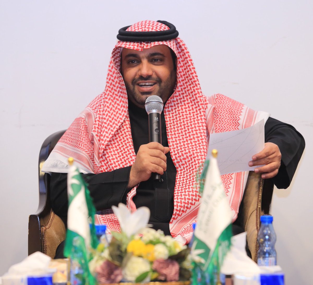 kcciorg's tweet photo. على المسرح الرئيسي .. 
بحضور رئيس #غرفة_الخرج أ.عماش بن الدفين مناقشة توقيع ميثاق المسؤولية المجتمعية مع المجالس الإقتصادية بغرفة #الخرج بمشاركة رؤساء المجالس عبر القاعة الافتراضية . https://t.co/Pmi9pW0hB7