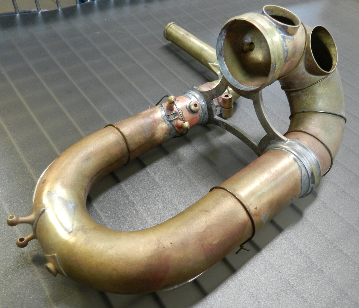 Prepare your parts for soldering with our range of Silicone Polishing Wheels and #BristleDisks. Remove the solder and not the brass! ow.ly/41mS50CTGzX Get an assortment and get to work on your overhaul! #instrumentrepair #brassrepair #saxophoneohverhaul #woodwindrepair