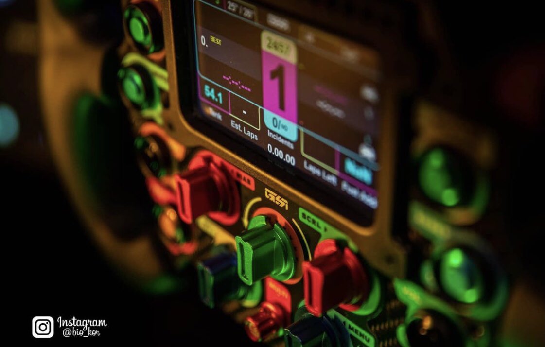 gomezsimracing's tweet image. Another FPE in the wild! One of our first customers and one of many GSI users from South Korea. This unit looks amazing under these lights! Thank you @bio_kor for the support!!!!