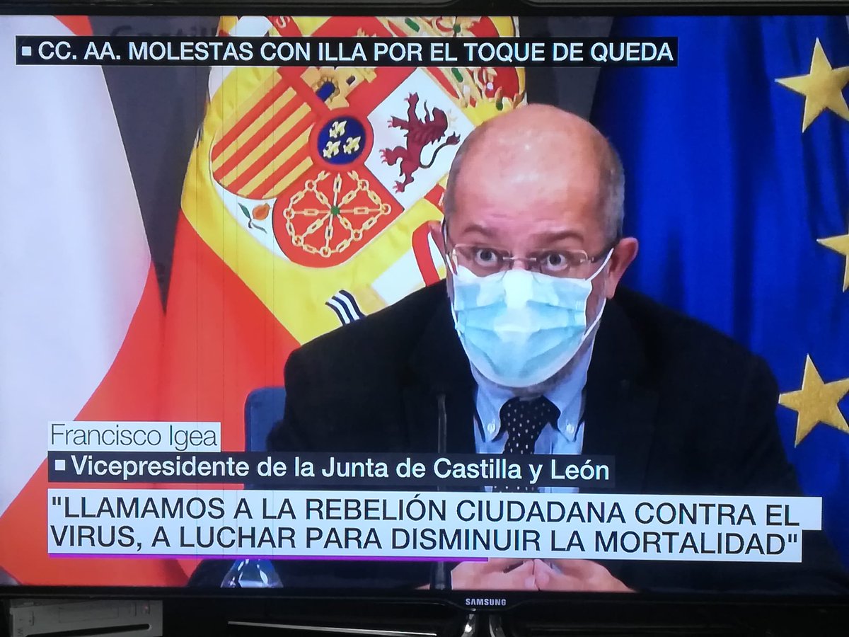 ccarballo50's tweet photo. Es triste que sea la única forma de protegerse...no tiene sentido impedir a las CCAA tomar medidas duras y efectivas contra el virus. O disminuimos de forma importante la movilidad o lo pagaremos caro en los próximos meses... https://t.co/6I4YAUQIIY