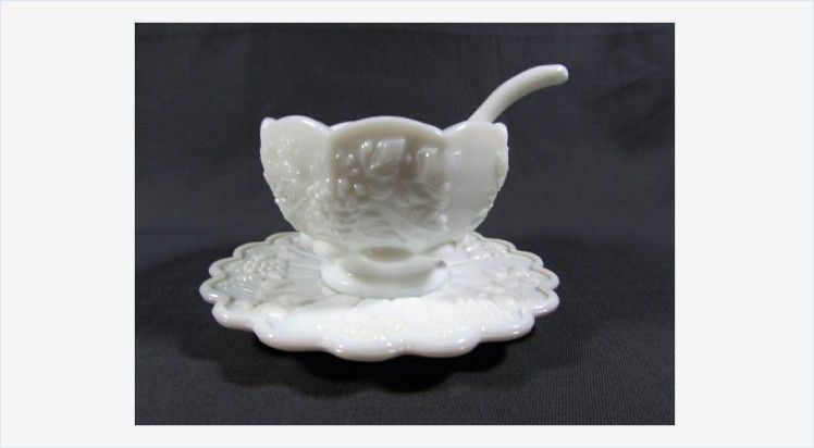 EtagereAntiques's tweet photo. Vintage Westmoreland Glass Paneled Grape Mayo Cocktail Set Milk Glass Plate Bowl Spoon #vintage #WestmorelandGlass #milkglass #vintageglass #mayonnaisebowl #condimentbowl #cocktailset https://t.co/OYHspCDqXz https://t.co/xSdWMYNSZi
