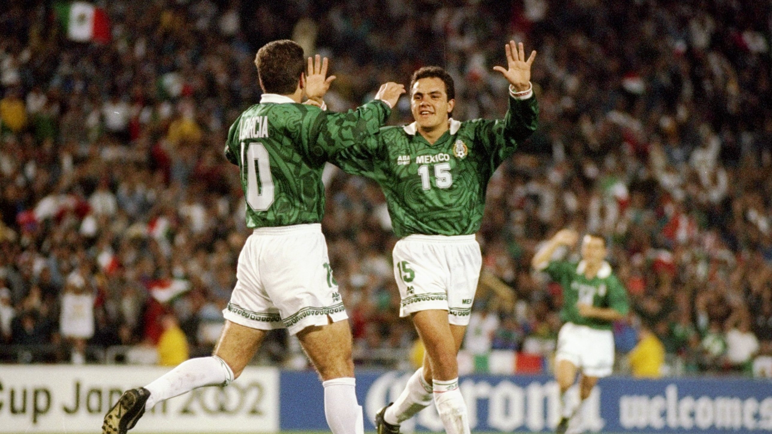 FIFA on X: ⏪🇲🇽 25 years ago today Mexico sent the masses wild in LA.  Jorge Campos produced a breathtaking save from Savio, Luis Garcia and  Cuauhtemoc Blanco scored fine goals past
