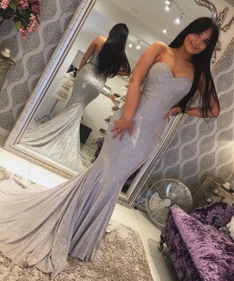 You glow girl ✨💫 
To book an appointment for when we re-open DM us🤍
.
.
.
#promdress #silverdress #glitterdress #glitterpromdress #silverglitterdress #silverprom #weddingguest #eveningdress #eveningwear #southport #liverpool #dressgoals #merseyside #southportindependents