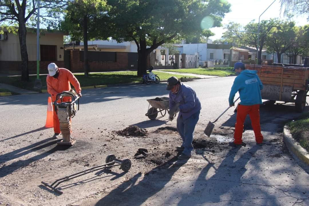 municarca's tweet photo. Siguen las Obras y empieza la repavimentacion de calle San Martin entre Juan Semino y Malvinas Argentinas https://t.co/T79C1J1DmA