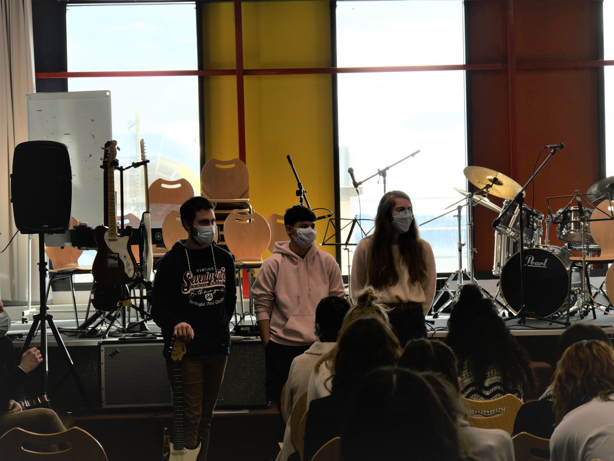LeslaUfr's tweet photo. [Semaine des #Cordéesdelaréussite ] Les étudiants du département musique @musico de @univ_lyon2  vont à la rencontre des lycéens. Orientation active #insertion  #musique . Merci au lycée Lumière - Lyon 8è et au lycée Aragon -Givors pour la qualité des échanges et pour l’accueil https://t.co/qIavxvQGvc