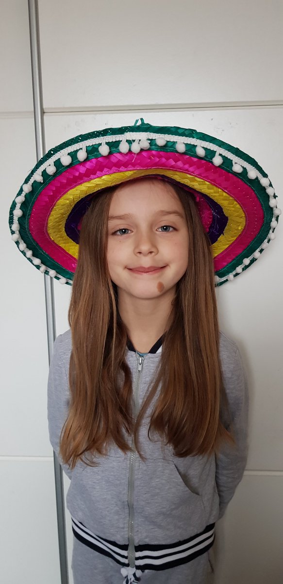 wooltonprimary's tweet image. 3U had an exciting Google Meets for their afternoon catch up. They all came dressed in their favourite hats and even played Guess Who! #WPSHomeLearning 👏🙂