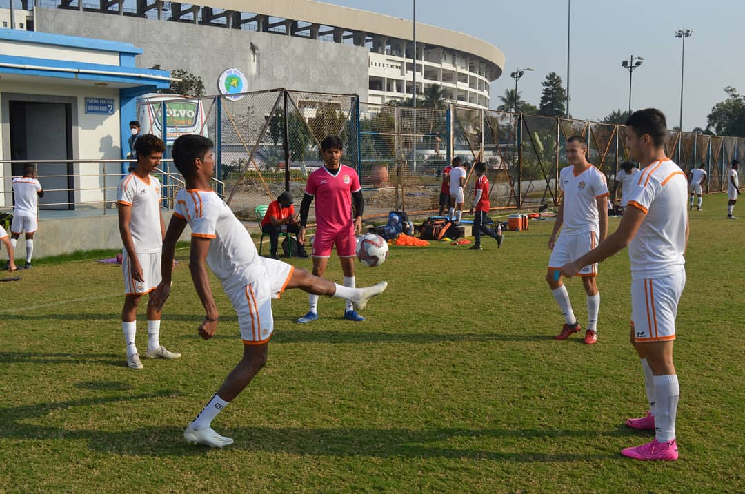 ChennaiCityFC's tweet photo. Another solid session as the #Singams prepare for the next clash #TRAUCCFC .

#CCFC #ChennaiCityisBack #HeroILeague2021 https://t.co/YCEIh2B783