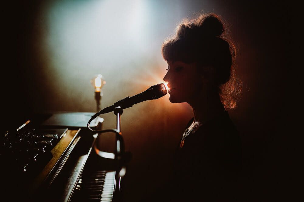 New On The Playlist!
One of those songs that take you somewhere else.

Métamorphoses  - June Cocó
Music To Stay Up Late At Night #Playlist
buff.ly/3c0O3aa
#musicto #Piano #junecoco
 — People Powered Playlists by musicto