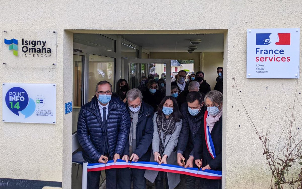 Prefet14's tweet image. Inauguration de l'espace #FranceServices à Trévières par Amandine DURAND, sous-préfète de #Bayeux, Hubert COURSEAUX, @CalvadosDep, Mireille DUFOUR, maire, Patrick THOMINE, président d'@IsignyOmaha.
Structure de proximité qui offre aux usagers un lieu unique pour leurs démarches !