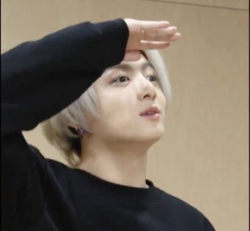 Mod57285454's tweet image. love 🐰🌈✨