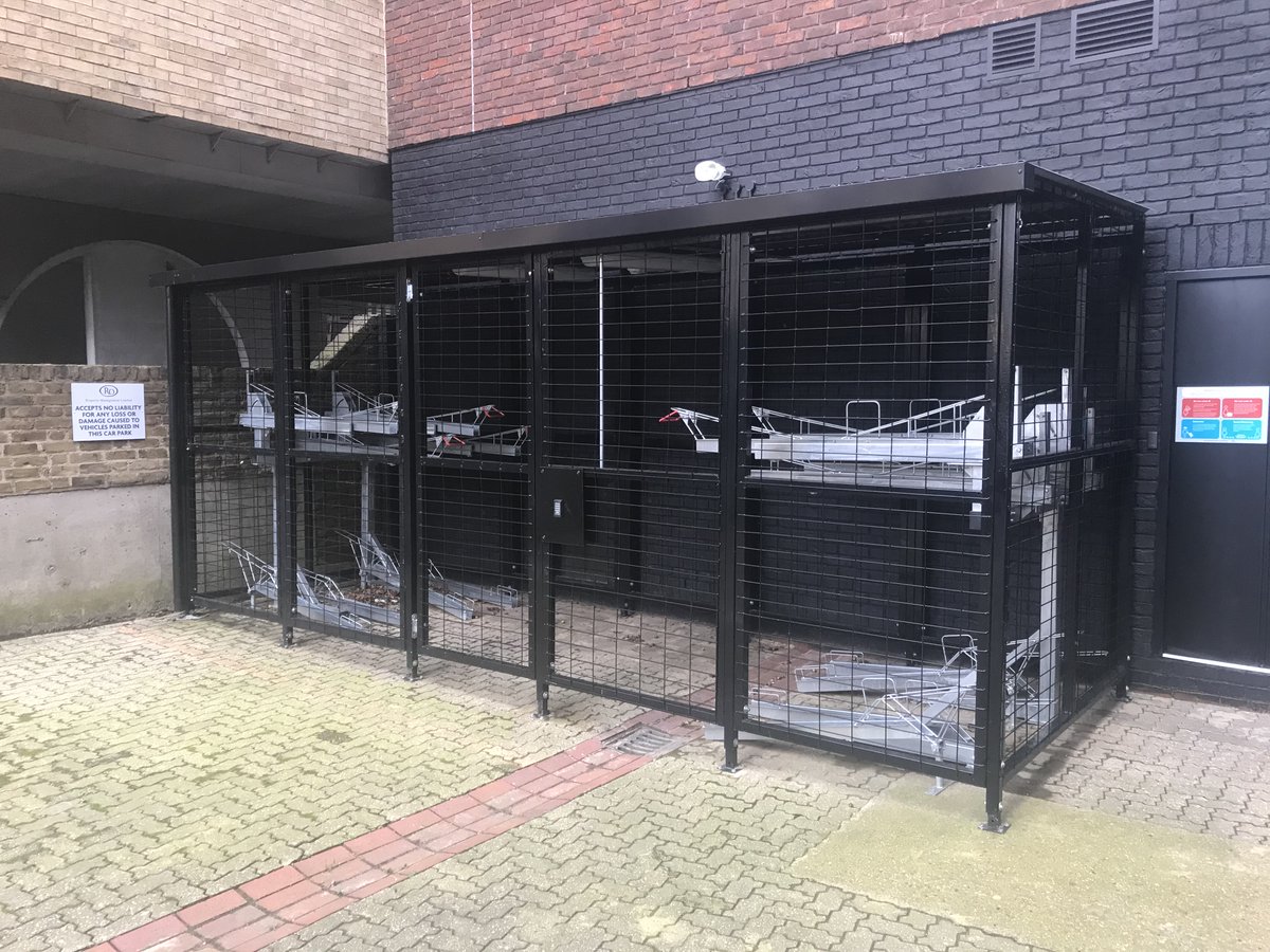 Is it your New Years resolution to become fitter?
Why not cycle to work and use our bike stores?
#Fitwell3 #ContemporaryOffice #Watford