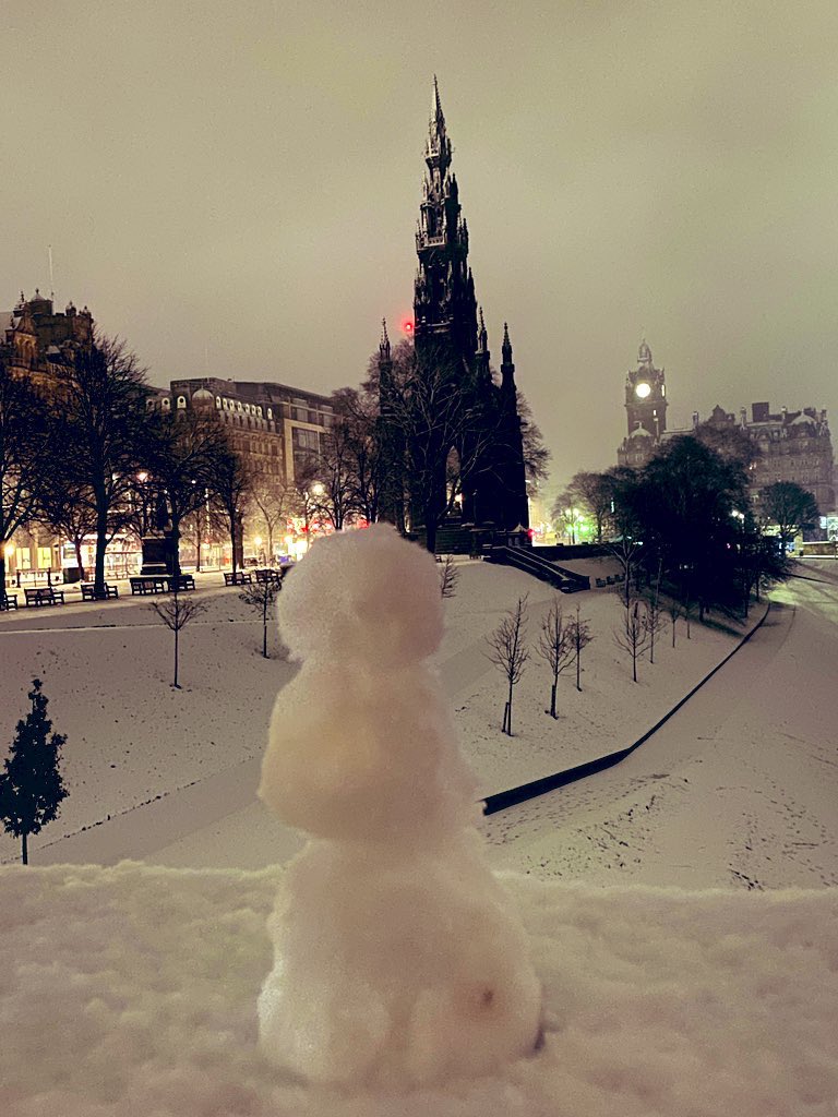 Scott Monument — and my wee little snow person 