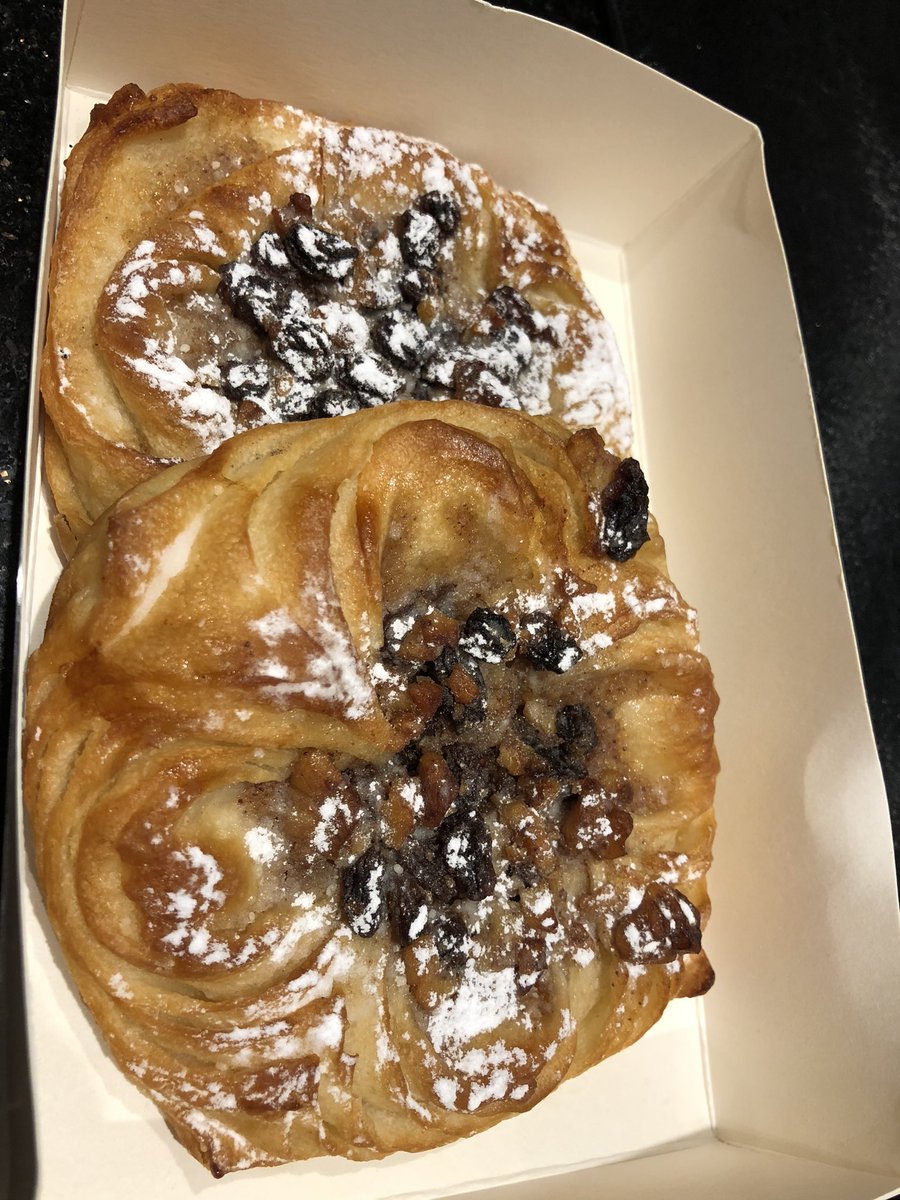 NicLaurens's tweet photo. I love @LaBonneParis1 Thursday’s just warming my eccelfechan Danish and pouring extra thick single cream and a wee dram #PerfectPudding #EarlyBurnsNight https://t.co/ENAyxnl22o
