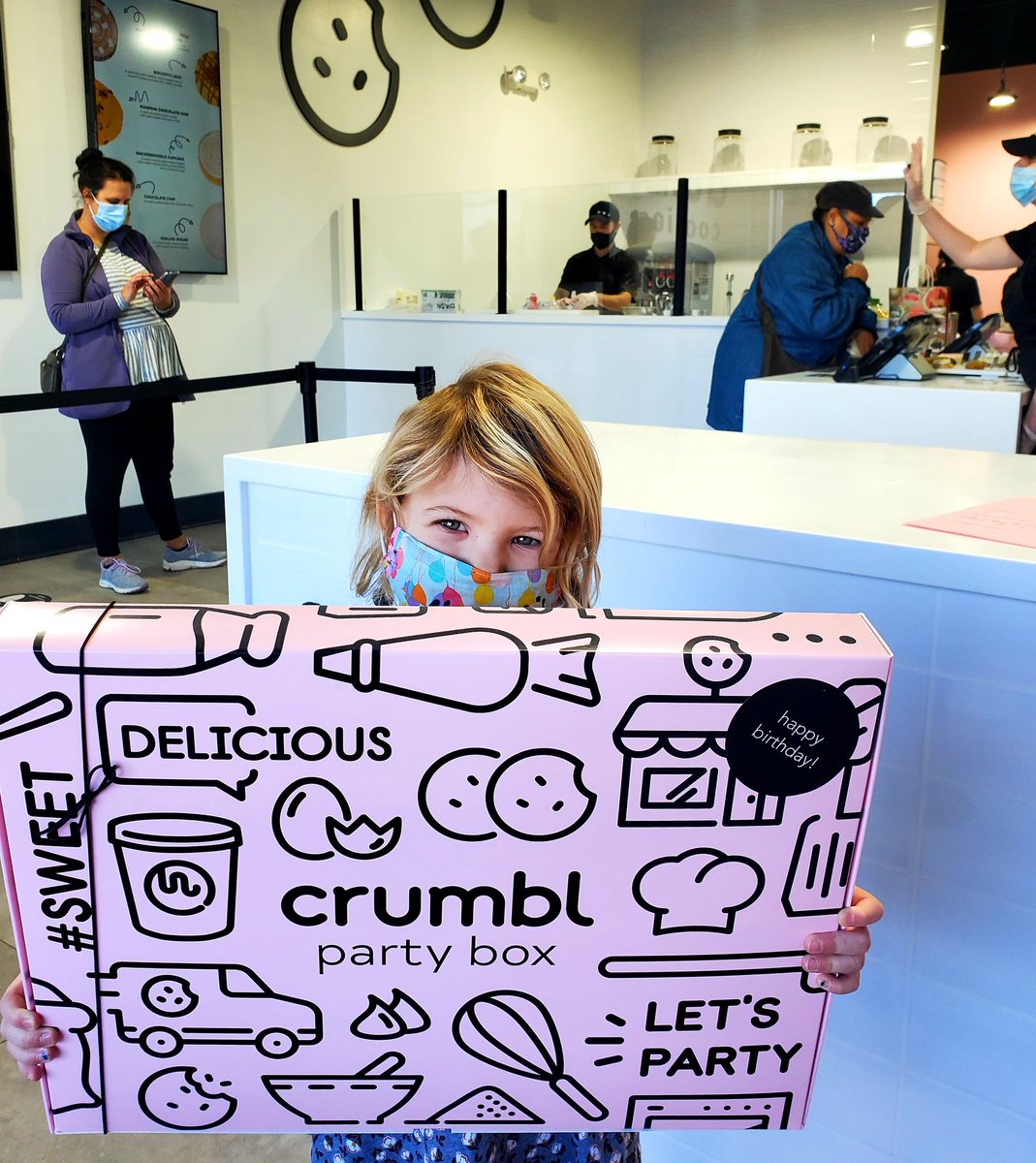 sgreenwald817's tweet photo. Fantastic, delicious, HUGE cookies at @CrumblCookies in @FishersIN
Thanks @indywithkids for the recommendation. #playindy #crumblcookies #nutfree https://t.co/8ideu0DPJO