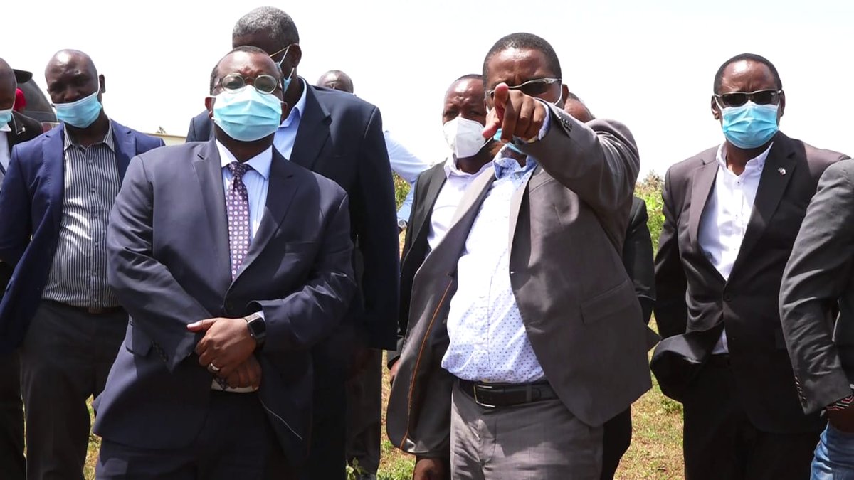 HousingUrbanKE's tweet photo. 1/2 Today, @PSCharlesHinga accompanied by Muranga County Governor H.E @MwangiWaIria toured the county to identify areas to put up affordable housing units.They visited various sites in Kandara, Maragua &amp; Kiharu constituencies where the county has allocated land for the project. https://t.co/DRVmvKQgET