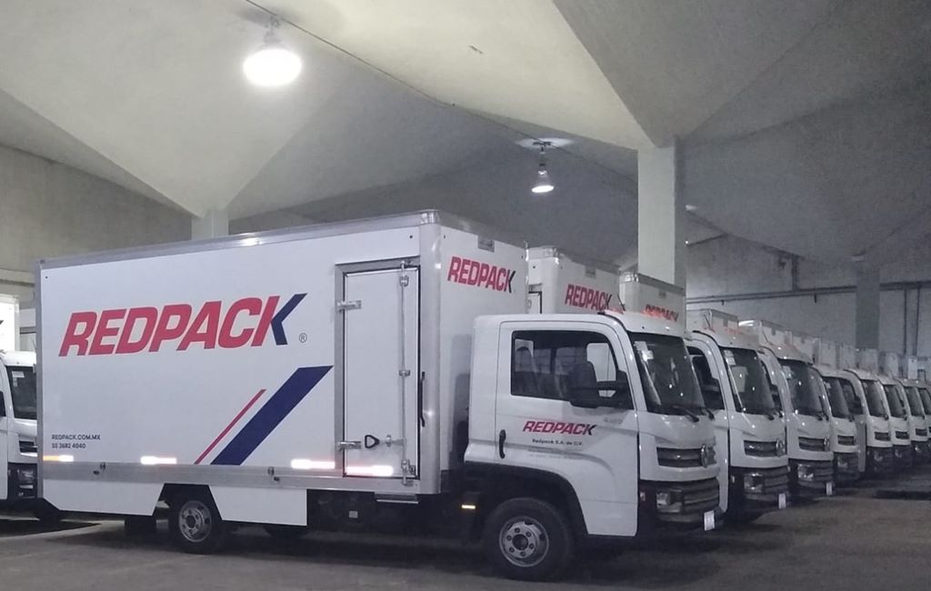 Flotillera's tweet photo. .@REDPACK_mkt está fortaleciendo sus operaciones nacionales con 30 unidades #Delivery4160 de @VWTruckandBusMX 🚚😎
Traen motor @CumminsdeMexico 👌 https://t.co/t3yohUAOrc
@Anpact @melizaldel @ManTruckBusMX @SoyLogistico @ConaLog_Mexico https://t.co/ECMNBvgb73