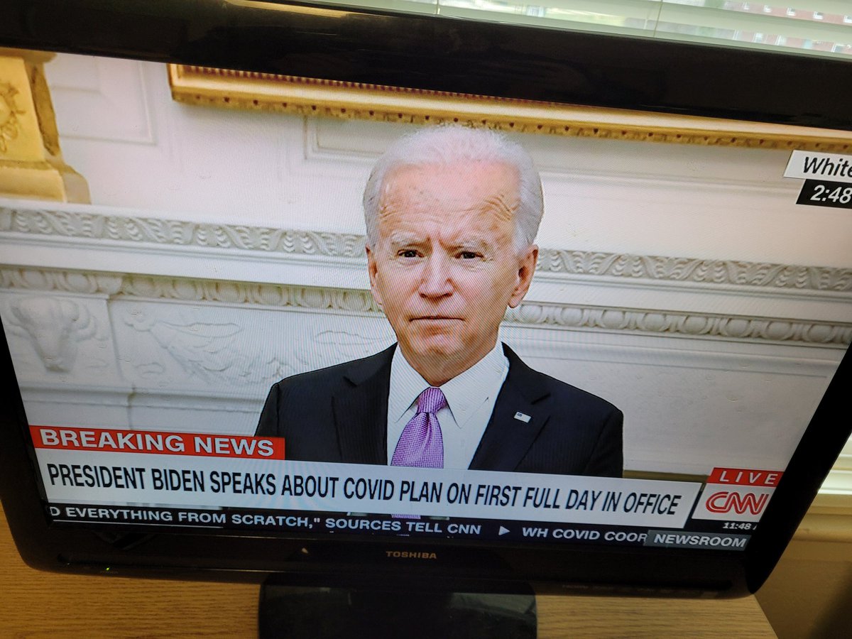 jayoung3292's tweet photo. @JoeBiden gives a breifing on his #COVID plan on his first full day as our new @POTUS It is so exciting and surreal to see him standing in the @WhiteHouse Someone please pinch me! #GoodbyeTrump #PresidentBiden #NewDayInAmerica #BidensFirstDay #BuildBackBetter #FBRParty #Resist https://t.co/dtnSmlP1Me