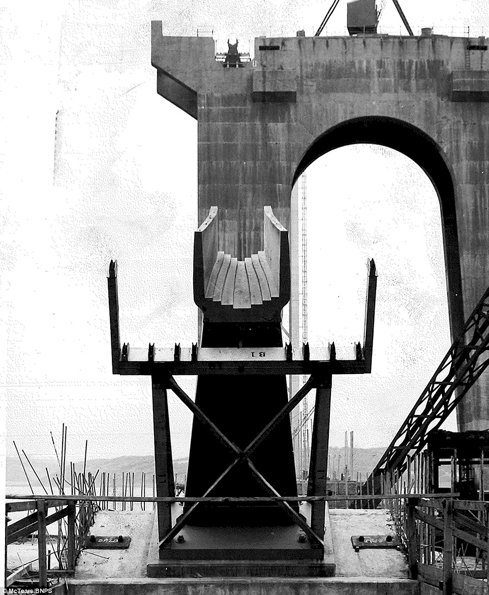 At the time, it was the first bridge of its kind in the UK, the longest outside the USA, and the fourth longest in the world.