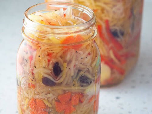 Official_ALAMAT's tweet photo. Ang #ALAMATMidnightSnack natin mamaya ay atchara. Kung di mo alam kung ano ba talaga ito, pickled siya na papaya, ‘yung di pa hinog. Get 1 and proceed to Ibayong Banua. 🤎 https://t.co/offPu5RihI