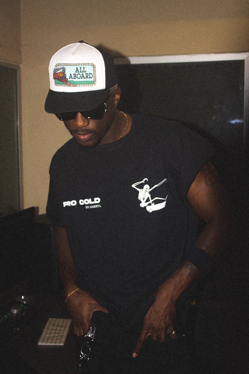 1RealJoeyB's tweet photo. proCOLD SKATER MERCH AVAILABLE FOR PURCHASE NOW. PLEASE DM @DARRYLAPPAREL ❄️🥶🛹 https://t.co/byEGukerWd