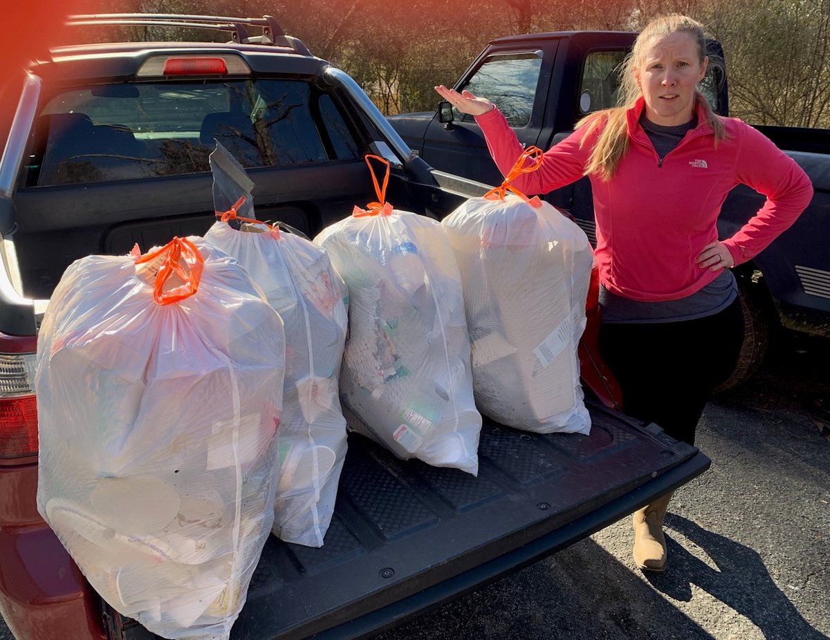 tnamwater's tweet photo. Our Engineer Clerk made the most of MLK "Day On." She picked up 4 bags of litter in only about 200 meters with her husband! We are proud of Jennifer for giving back to our community. #MLKDOS #GiveBack #WeKeepLifeFlowing #Volunteer https://t.co/ueiS33zGM2