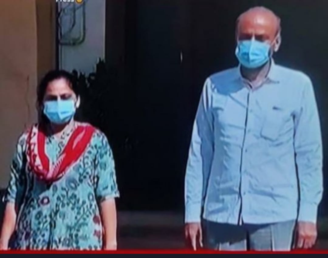 આગેવાનો ની ધરપકડ થી મજબૂત બની ગયા અમે અને વધુ ધરપકડ માટે તૈયાર છે 
અમે ગાંધીજી ના નિયમ પરં ચાલીશું તમે તમારા પ્રયત્નો કરે રાખો 
ગાંધીજી ના નિયમ યાદ છે ને નિતિન સાહેબ?
બસ તમે ધરપકડ કરે રાખો નવો નેતા મળતો જશે આભાર તમારો અમારી એક્તા મજબૂત કરવા માટે.
#गुजरात_आरोग्य_महासंघ_ग्रेडपे_लडत