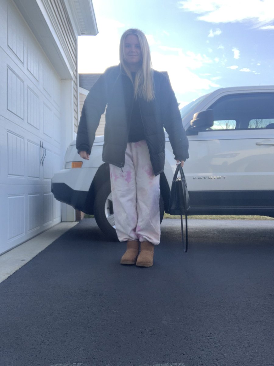 wh1tsy's tweet photo. Good morning gamers! POV I’m on my way to get caffeine for my stream this morning. Here’s my OOTD since nobody asked #outfitcheck #cute #caffeine #hehe #girlythings #uggz https://t.co/fwh9ETejTg