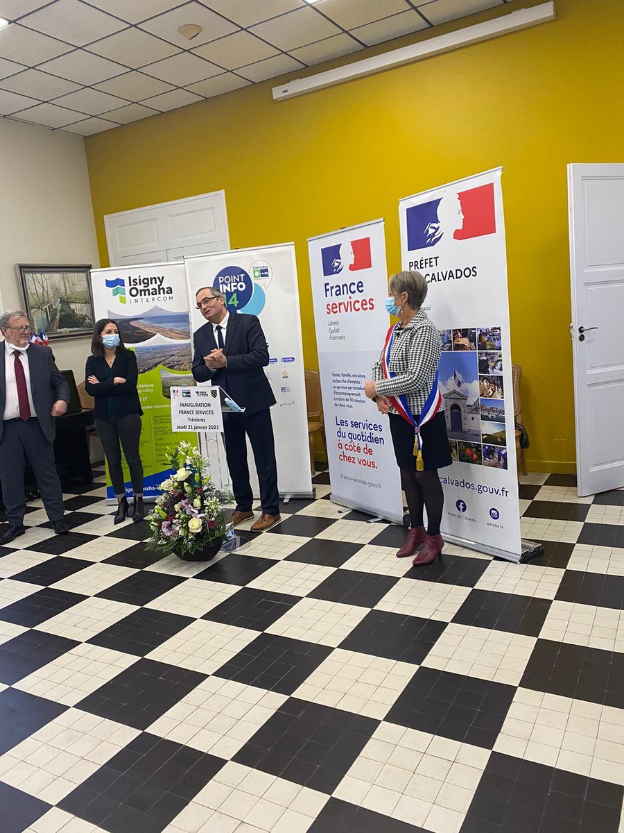 HubertCourseaux's tweet image. Labellisation du Point Info 14 de TREVIERES, je représentais Jean-Lonce DUPONT ⁦@CalvadosDep⁩, Patrick THOMINES President de Isigny Omaha et Amandine DURAND Sous-préfète 
Le département a développé ce réseau sur tout le territoire pour offrir un accompagnement de qualité